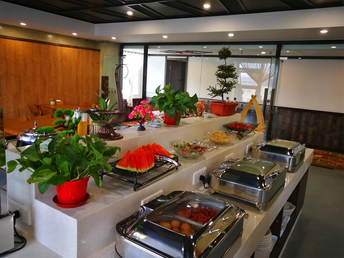 Nostalgia Hotel Near Tianjin Polar Ocean Word- Tianjin Fonte Joy World, 10 Minutes Drive Away From Tianjin Tanggu High-Speed Railway Station, Free Ice-Cream, Mineral Water, Snacks And Laundry Service, English Communication Well Exterior foto